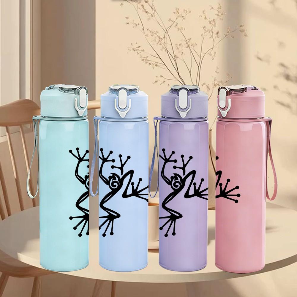 1PC Minimalist Frog Silhouette 750ml Color Plastic Sports Water Bottle Leakproof Flip Straw Lid Suitable for Sports Office Home Use
