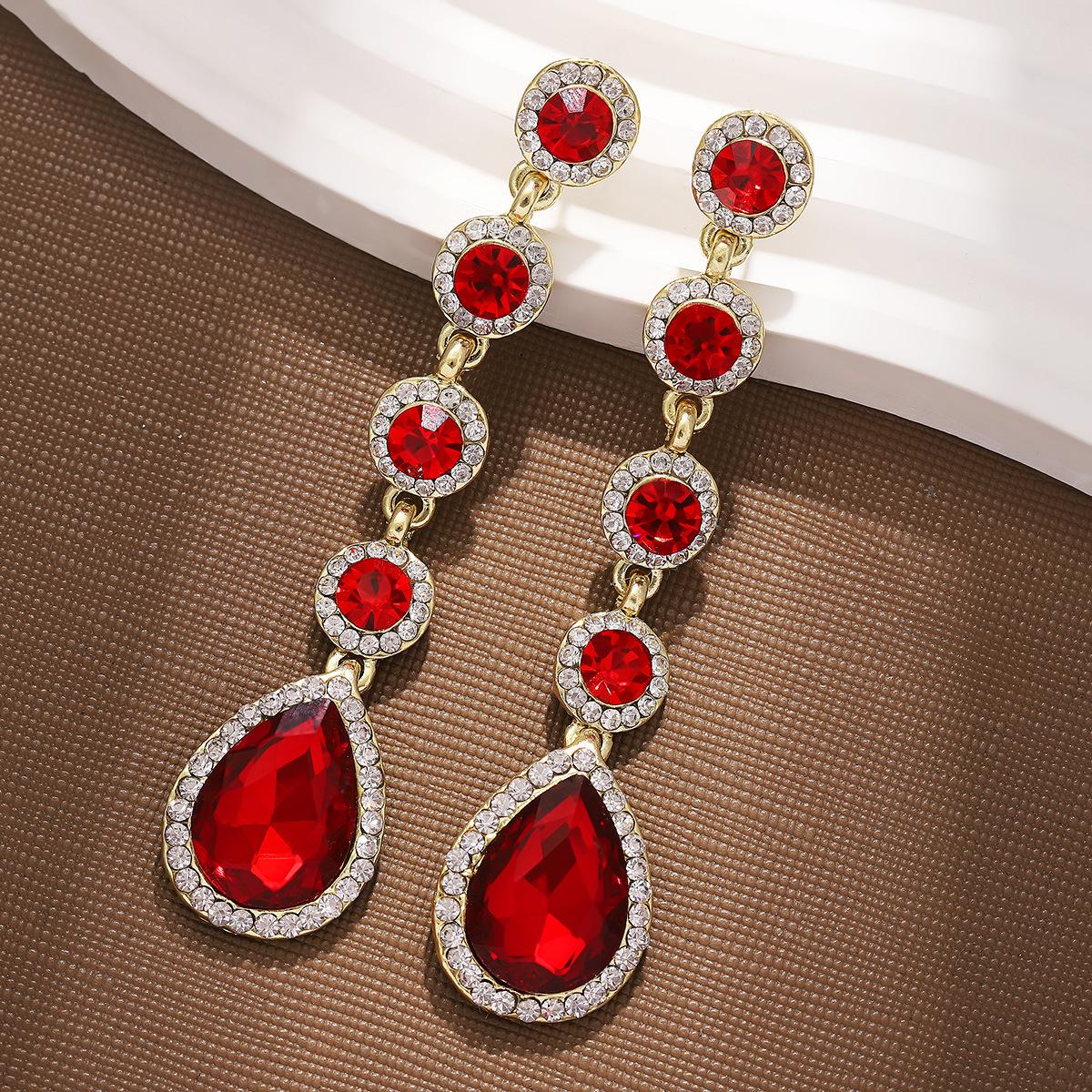 Exaggerated Retro Palace Style Diamond Earrings Women s Long Earrings Dinner Luxurious Water Drop Earrings красный