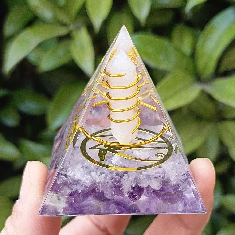 Crystal White Crushed Stone Pyramid Ornament Resin Handicraft Gift 5 cm (Neutral Color Box Packaging)