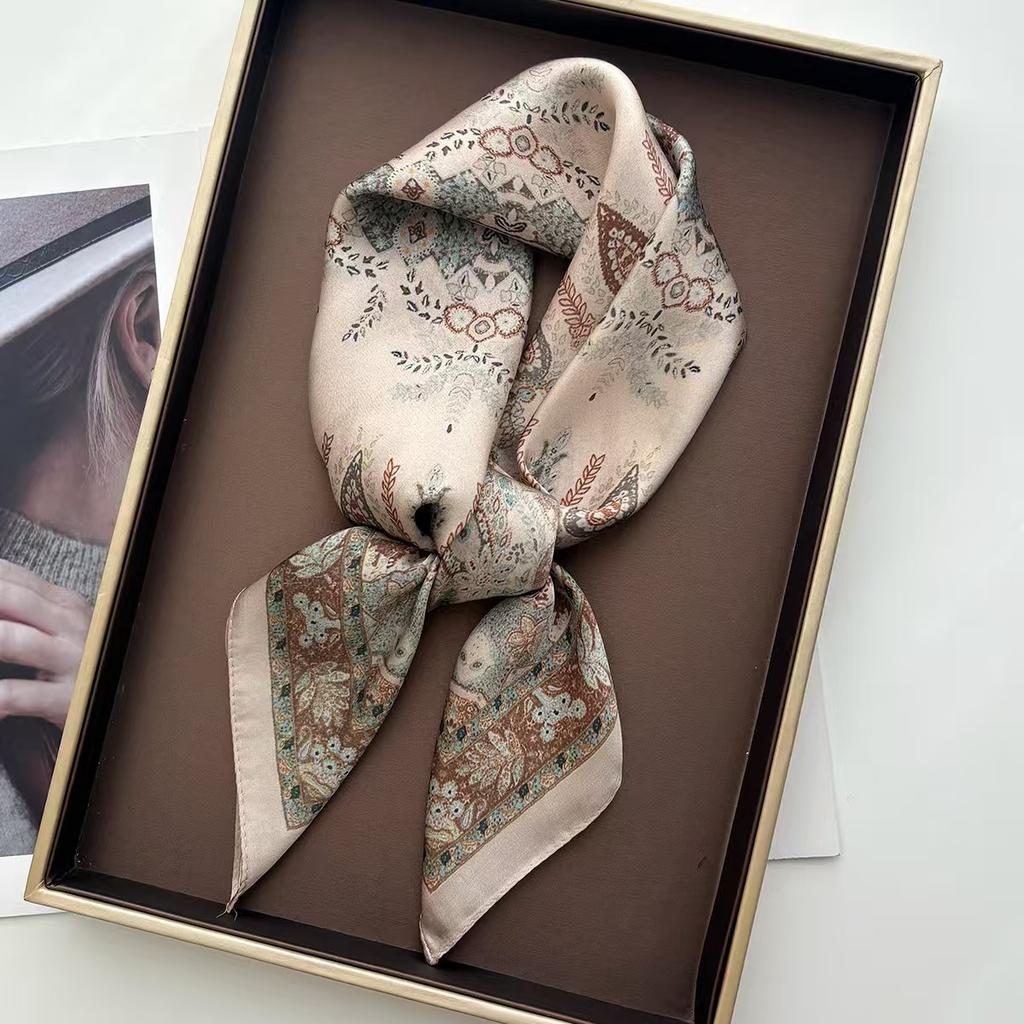 Vintage Paisley Scarf Lightweight Silk Like for Modern Ladies Office Travel Neck Hair Bandana Bag Accessory Trendy Women Scarf