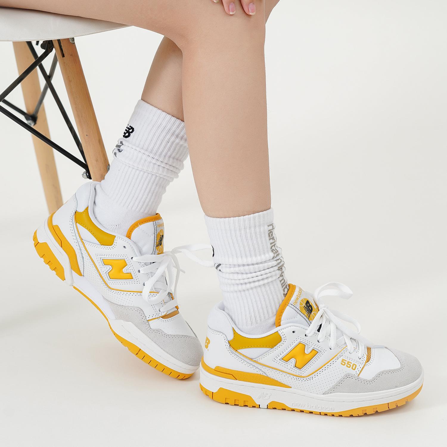 Кроссовки унисекс New Balance 550 Varsity Gold Желтые с морской солью BB550LA1 41.5 — фото 8