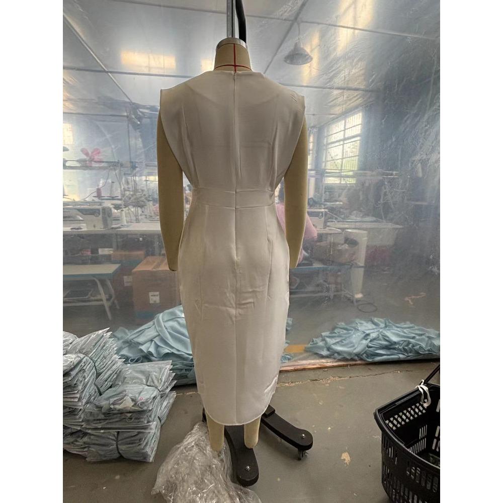 Women'S Round Neck Sleeveless Button-Split Solid Color Dress Long Dress