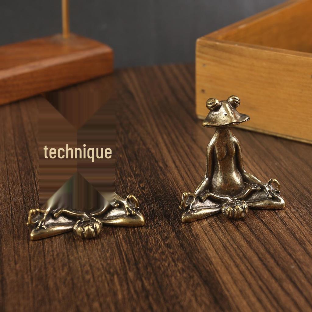 Creative Brass Frog Incense Holder: Solid Copper Desktop Ornament and Metal Handicraft