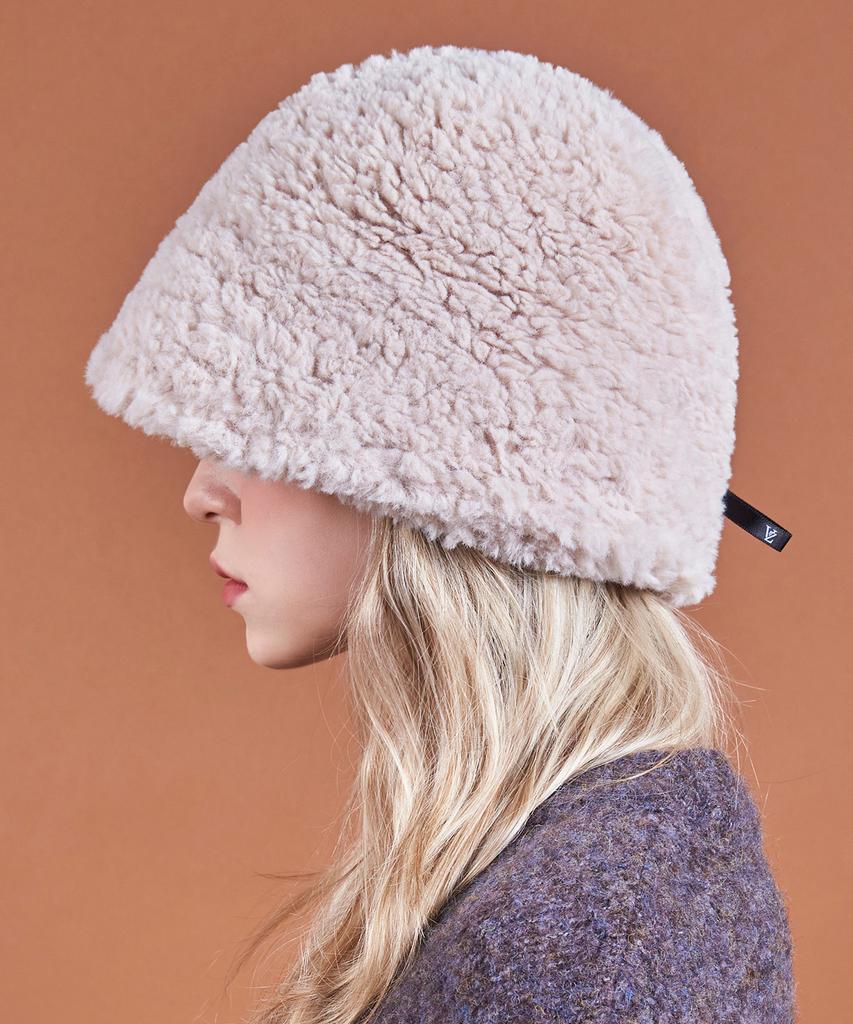 Bajal Fur Long Label Boucle Drop Bucket Hat Cream