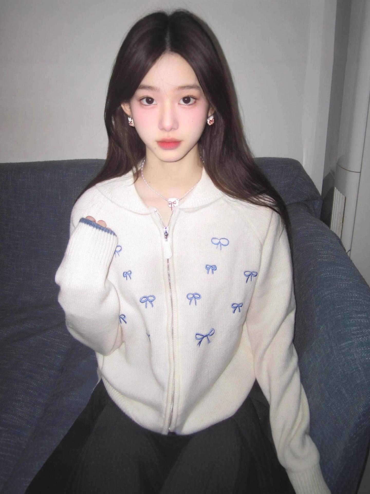 

White Bow Embroidered Women s Spring Knit Cardigan with Zipper and Small Lapel One Size абрикосовый