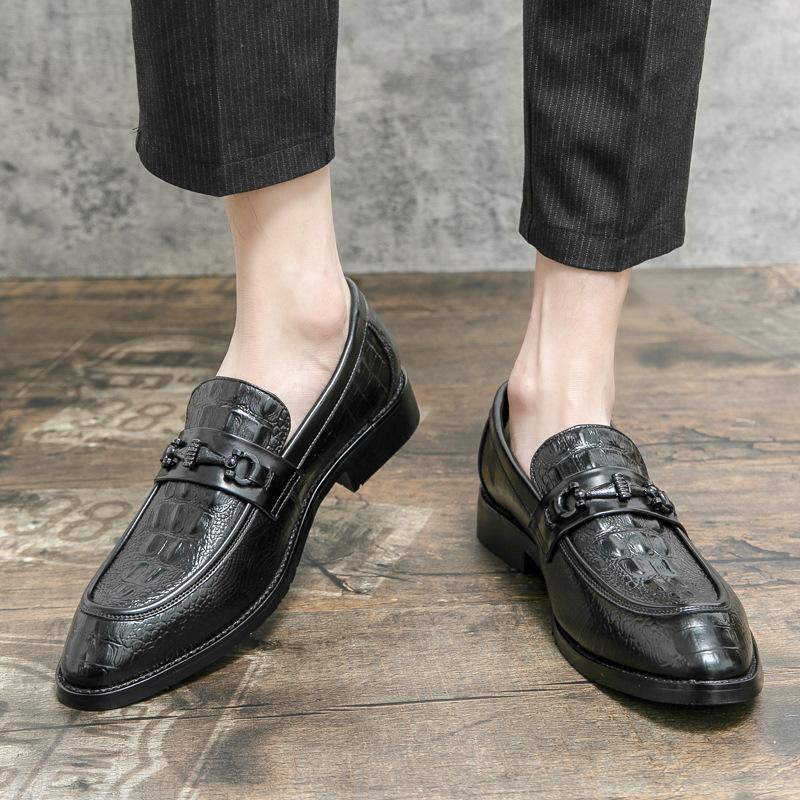 Foreign trade large size men's crocodile pattern embossed pointed head business dress one-pedal leather shoes size 46 autumn new leather shoes