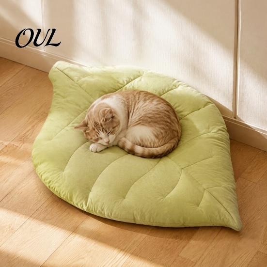 Non Slip Pet Mat for Furniture Leaf Shaped Mat, Soft Reversible Cat Sleeping Pad, Washable Indoor Padded Dog Bed Sofa Floor Crate Use Natural