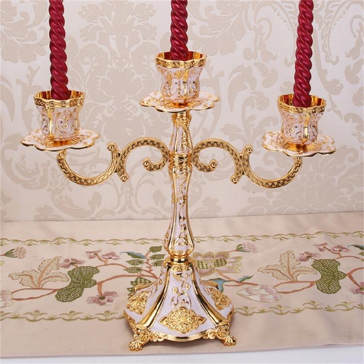 Elegant European Metal Candle Holder for Festival Occasion Night Decorations