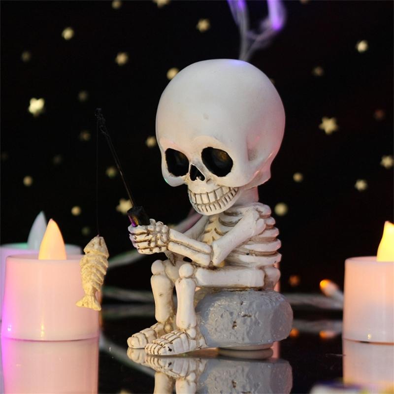 Outdoor Resins Halloween Skeleton Fisherman Sculpture With Shaking Head Design For Garden Patios Pond Decoration Gift