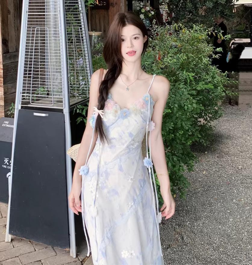 Elegant 3D Floral Camisole Dress: Women's Fall 2026 Mesh Skirt with Waist-Cinching Design