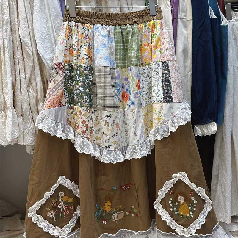 2025 Autumn Women's Plaid Floral Patchwork Fleece-Lined High-Waisted Midi Skirt in Japanese Rural Style