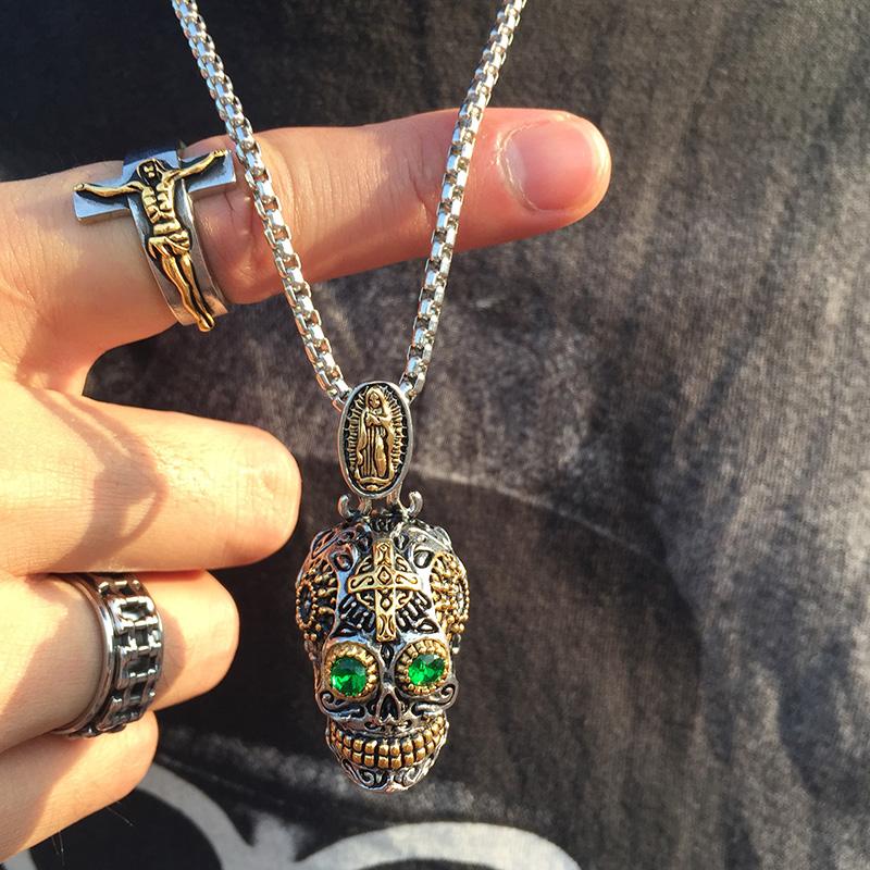 Collana Ciondolo Teschio Occhi Verdi Uomo Cool Gotico Acciaio Inossidabile Uomo Intaglio Fine Dettaglio Alta Qualità Teschio Biker Gioielli