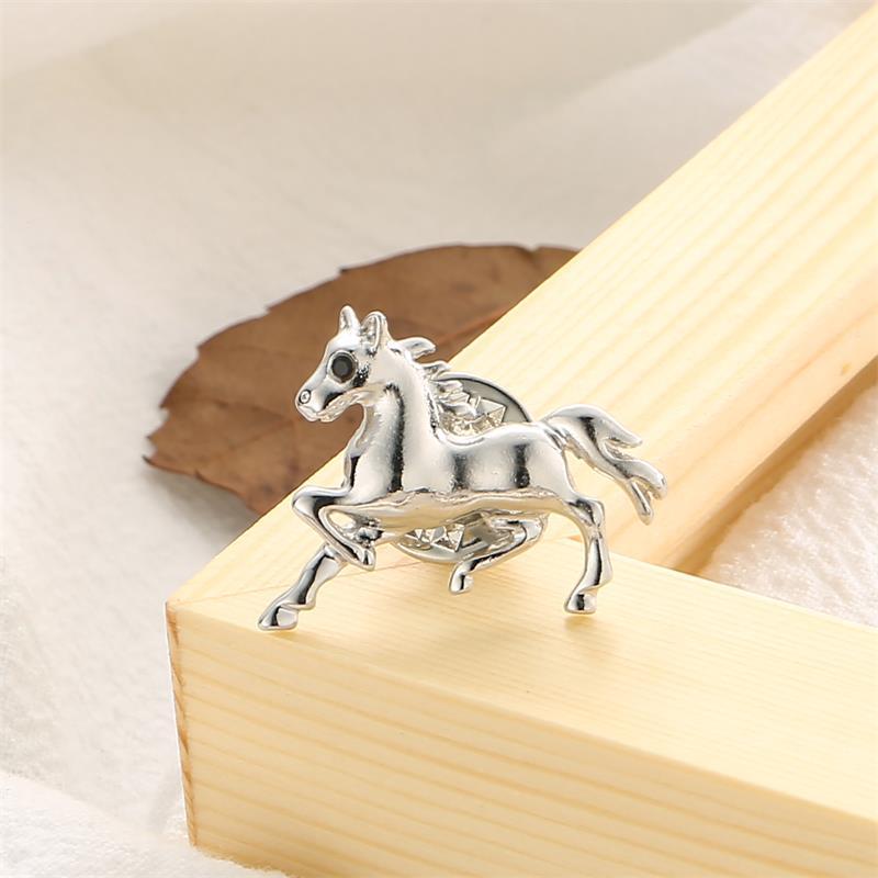 Vintage Solid Color Alloy Galloping War Horse Zodiac Pony Brooch Pins Women Men Fashion Clothing Accessories Suit Lapel Corsage