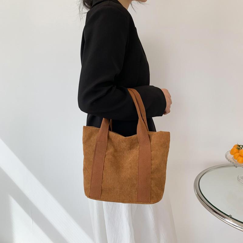 Trendy Summer Tote Bag For Women Featuring Unique Design And Spacious Interior