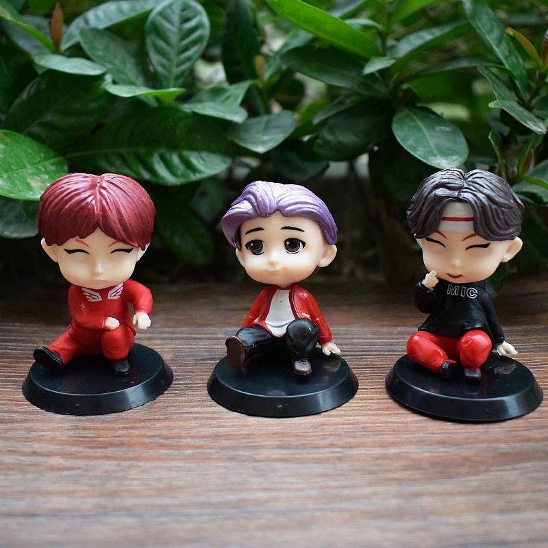 7 sztuk Toppery na tort BTS Zestaw postaci Figurki Akcji Zabawki, Mini Figurki Lalki BTS Akcesoria na Imprezę Urodzinową Samochód Biurko Dekoracje Urodzinowe BTS