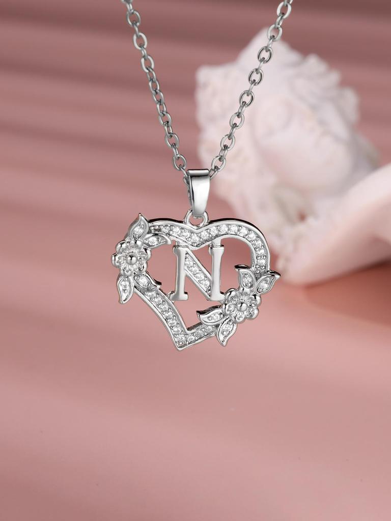 Collana Lettera Inglese a Forma di Cuore - Design alla Moda e Versatile