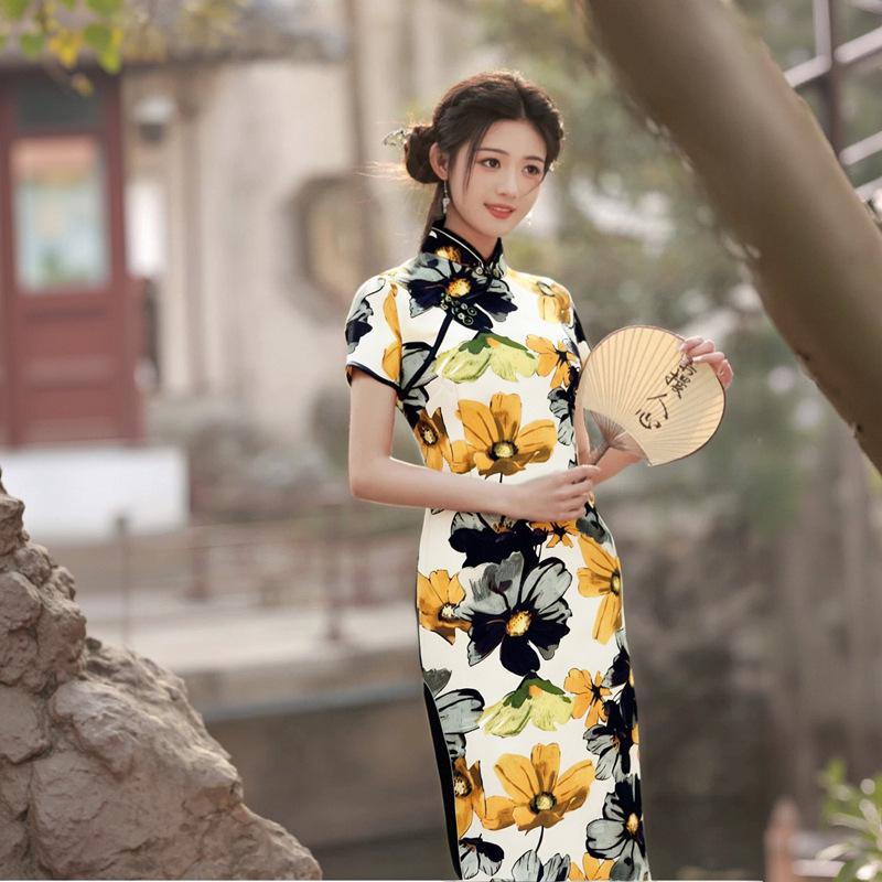 Xiaxin Elegant Retro Qipao 2025: Summer Slim Fit Dress for Young Women
