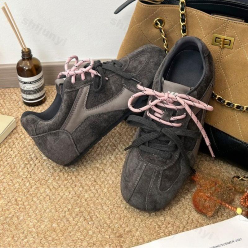 Vintage Women's Casual Flats 2026 Autumn New Outdoor Non Slip Lightweight Sneakers Comfortable Fashion Cross Tied Cotton Shoes