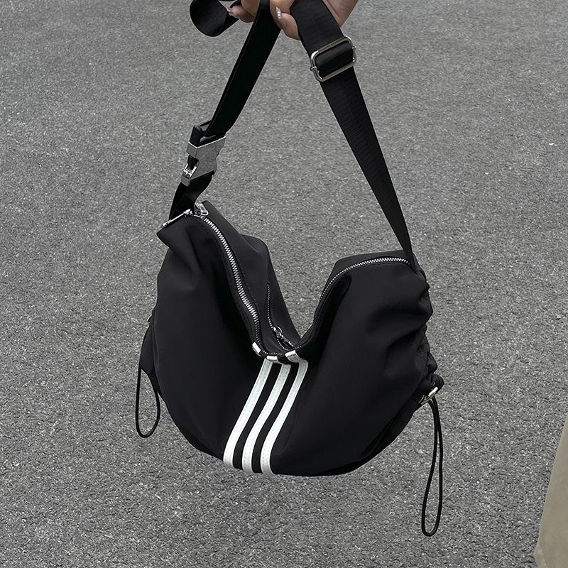 

Women s Popular Commuter Bags: New Autumn/Winter Dumpling, Single-Shoulder Crossbody, and Large-Capacity Casual Sports Bags чёрный