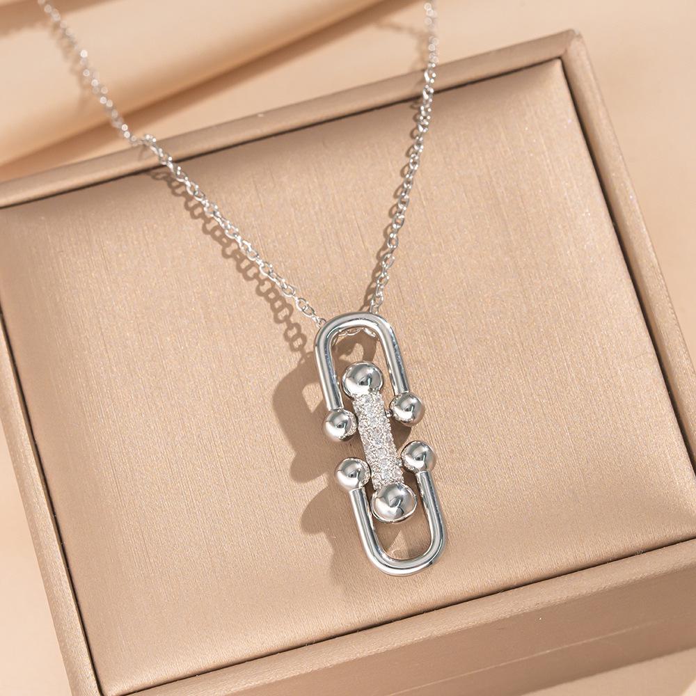 18K Gold Zircon Horseshoe Pig Nose Pendant - Trendy Luxury Design