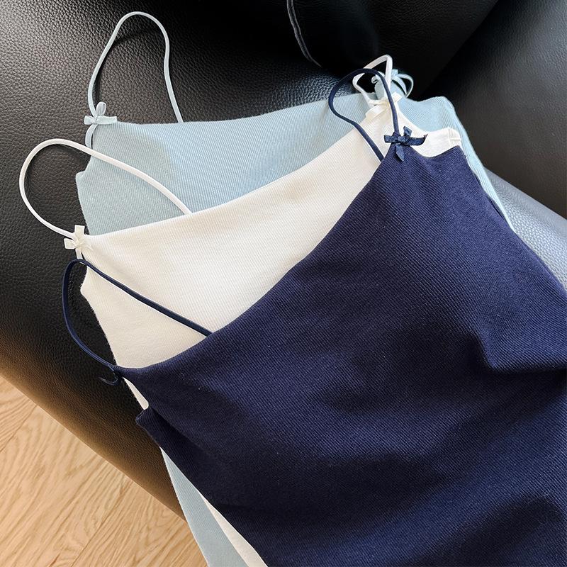 

Топ-майка длинная с чашечками на тонких бретелях и красивой спиной One Size