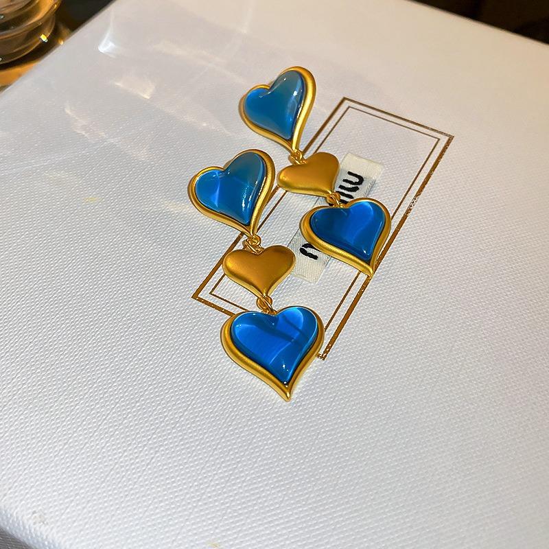 Retro Court Style Earrings Niche Light Luxury High-end Stud Earrings Versatile Earrings