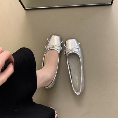 Kwadratowy nosek płytkie wycięcie damskie pojedyncze buty 2024 wiosna i jesień nowe francuski wieczorny temperament delikatne wróżkowe płaskie buty babci