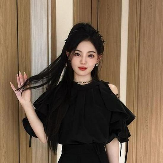 

French Chic Off-Shoulder Ruffle Blouse & High-Waist Skirt Set XS [35-40 kg]