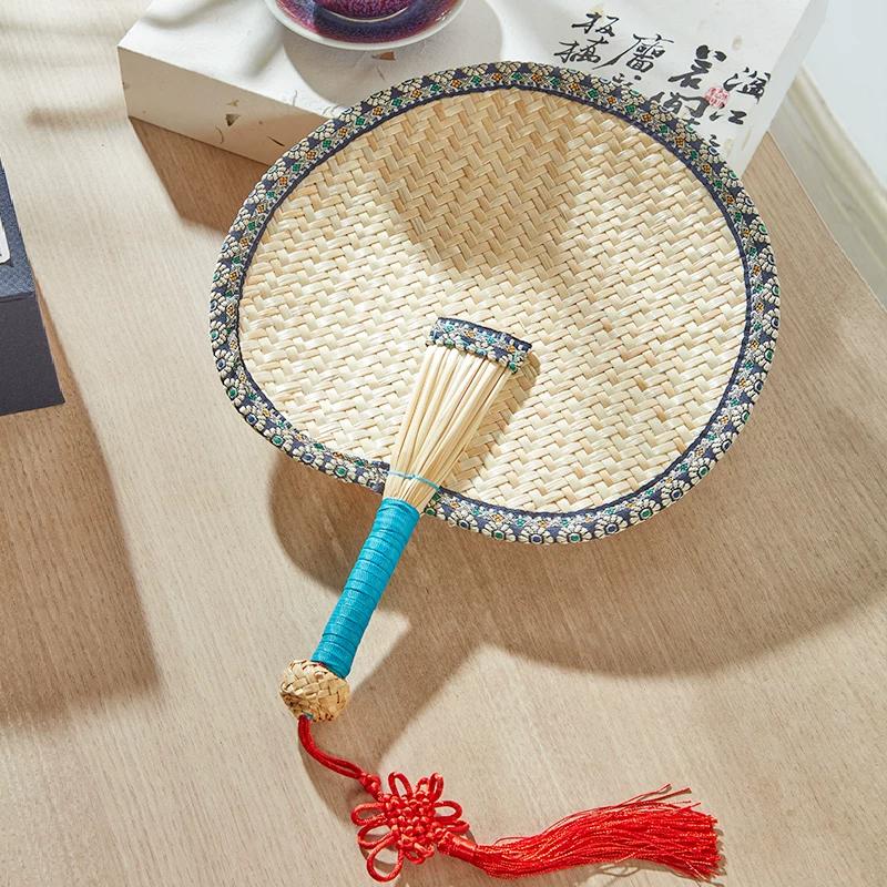 Handmade Summer Woven Palm Fan for Babies and Children, Portable Old-Fashioned Hand-Cranked Large Palm Fan, Banana Fan, Retro Style