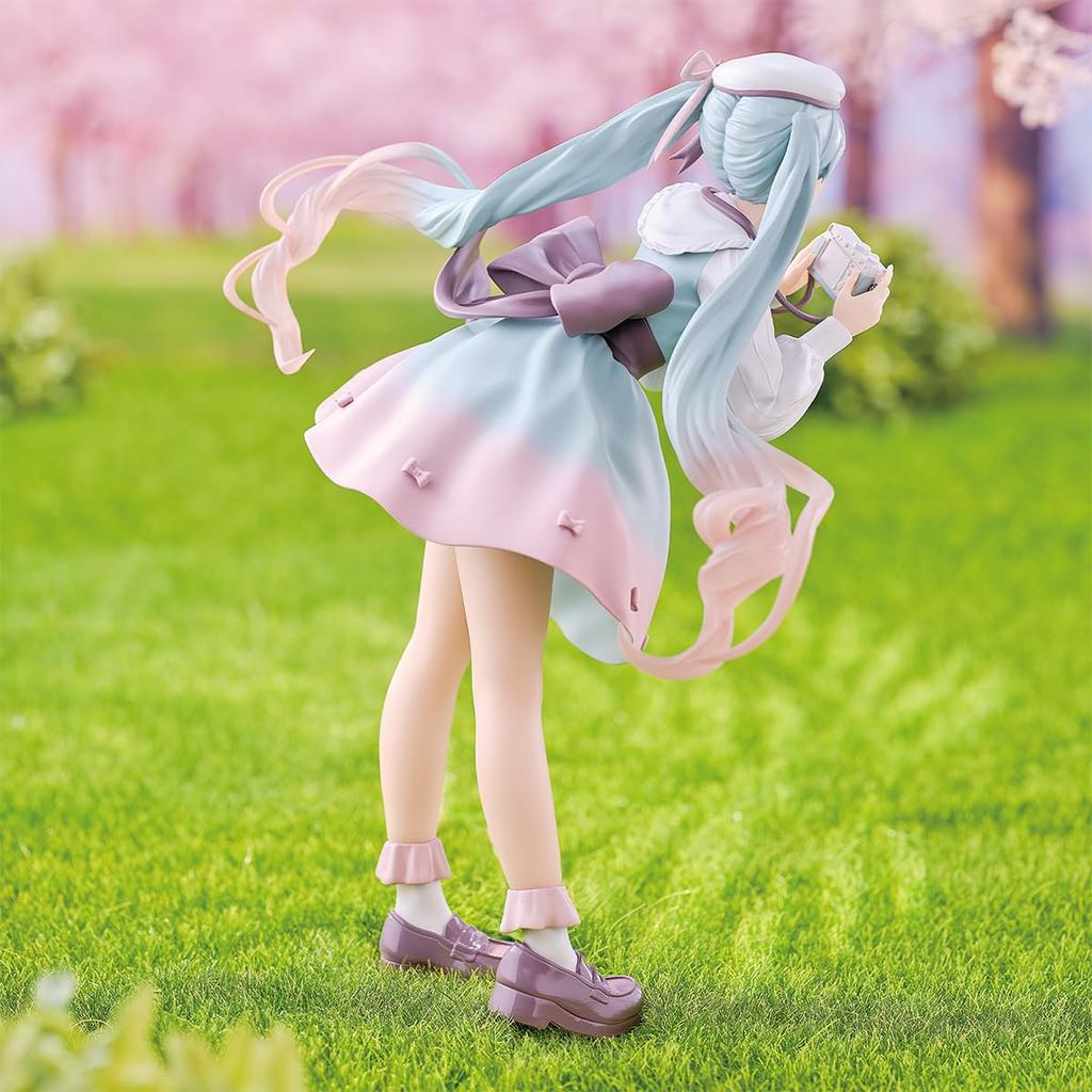 Banpresto Vocaloid Hatsune Miku Memories Figure (Holiday Camera)