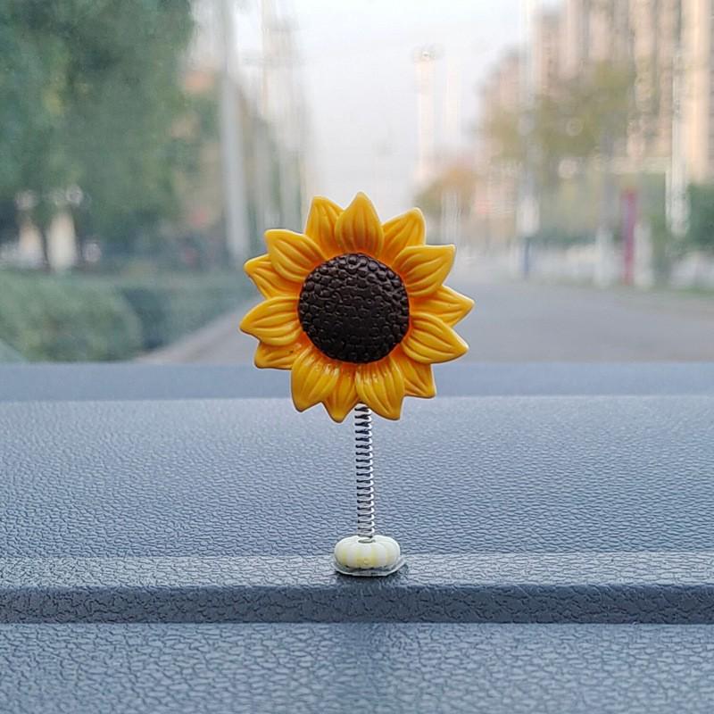 2024 Creative Sunflower Car Ornament - Shaking Head Design from Internet Celebrity Douyin Style