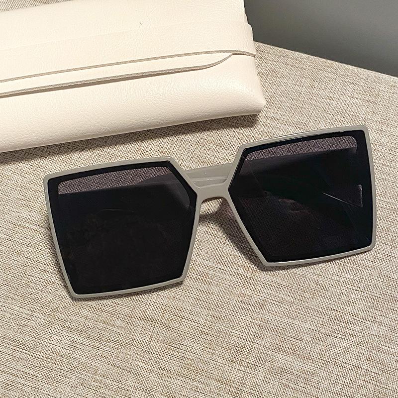 New Vintage Large Frame Sunglasses Women Designer Square Sun Glasses UV400 Fashion Eyewear Travel Gafas De Sol