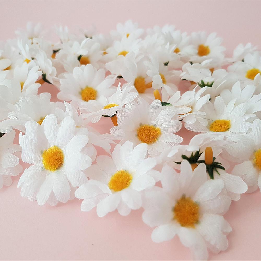 30 Stück Künstliche Sonnenblumen Faux Gänseblümchenblütenkopf Hochzeitsdekorationen DIY Blumendesign Bastelbedarf Heimpartydekor