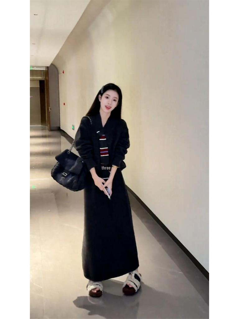 Korean Style Gray Knit Sweater & Skirt Set for Autumn/Winter 2025 - Women's Deep Winter Outfit