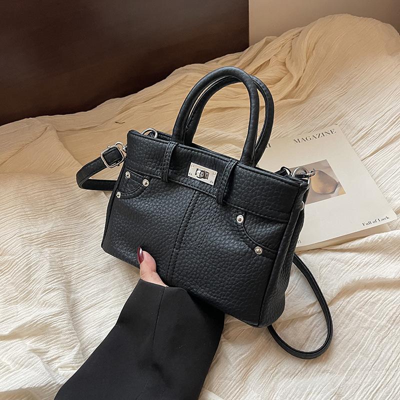 Retro texture portable small bag women's bag 2025 new simple small square bag versatile shoulder messenger bag