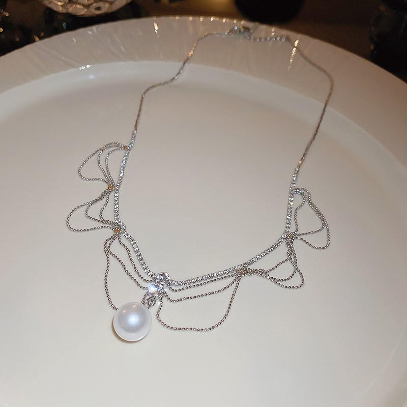 French Inlaid Diamond Pearl Flower Necklace: Elegant Light Luxury, Versatile Clavicle Chain, High-End Jewelry