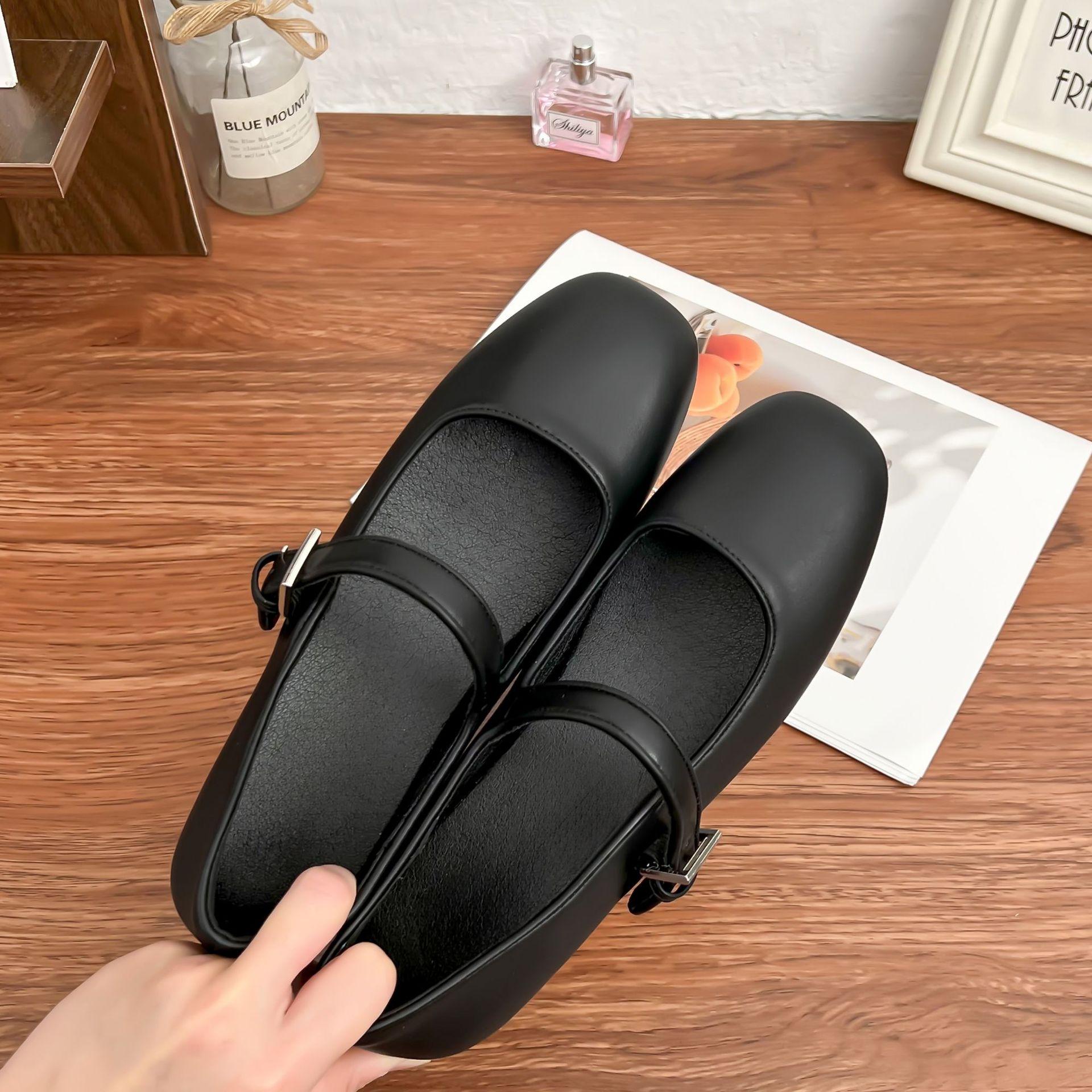 

Виноградная мать весна новая обувь на плоской подошве женская 2025 корейская версия внутренняя высота увеличение мягкая кожа с мелким вырезом женская обувь на плоской подошве 34