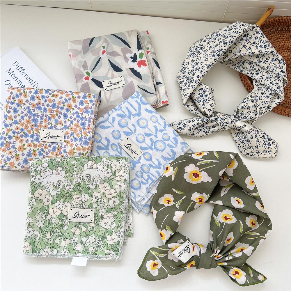 Silk-Blend Women's Square Scarf for Neck Protection - Ideal for Spring, Autumn, and Summer Outfits
