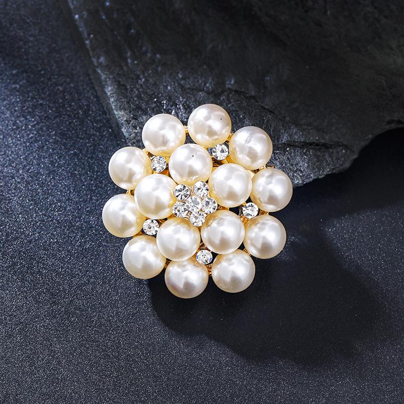 High-End Pearl Floral Suit Brooch For Women Versatile Clothing Accessory Pin