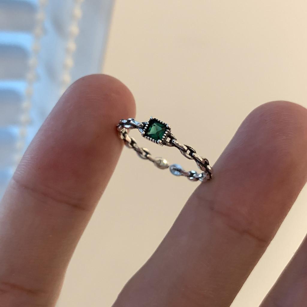 S925 Silver Stylish Green Zircon Geometric Design Open Ring Ideal For Fashion Lovers