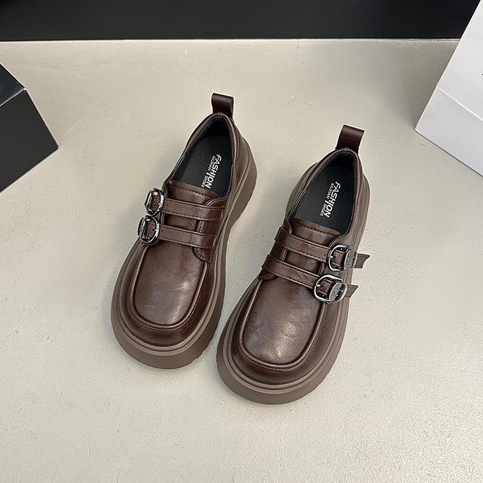 

Ретро зарубежный стиль маленькие кожаные туфли, новый осенний темперамент на толстой подошве, увеличение роста для маленького человека, черные лоферы в британском стиле 39 темно-коричневого