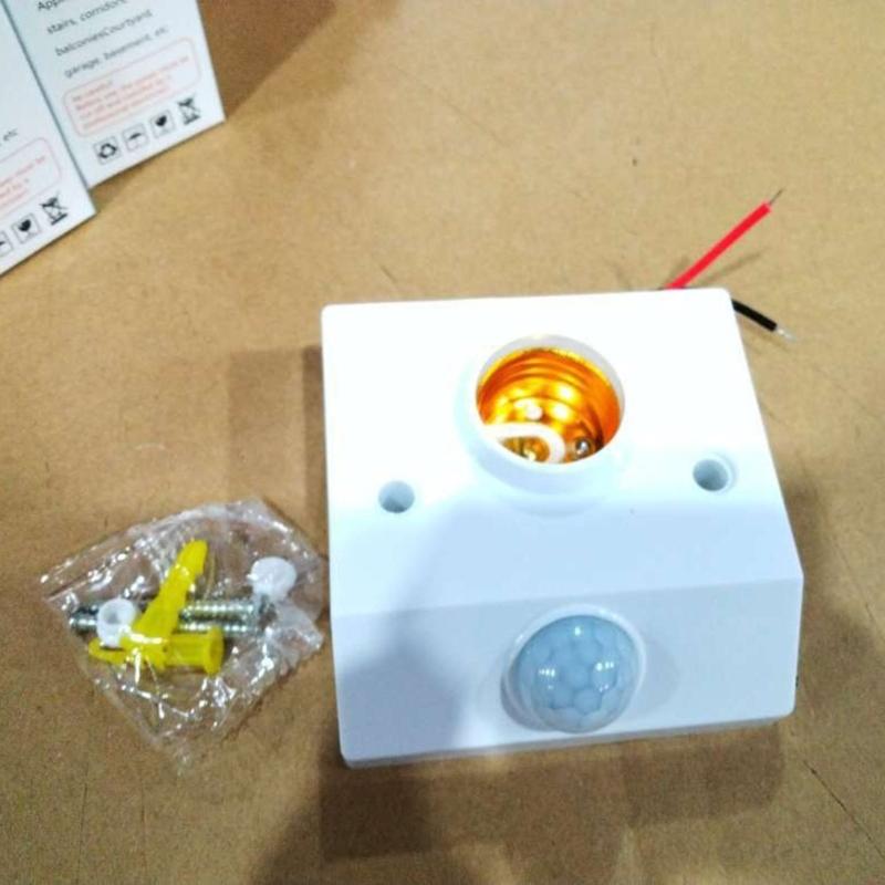 Intelligent  Motion Activated Light Sockets Energy Efficient Lighting Motion Sensing Light Base for Closets & Hallways for E27
