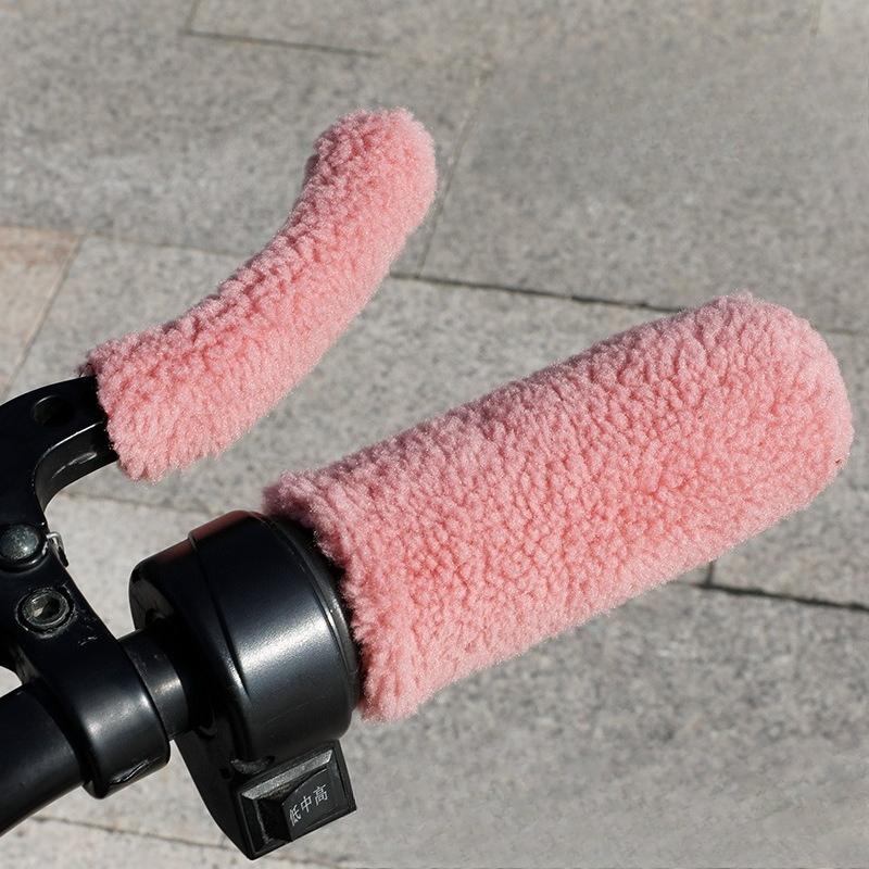 New Granular Fleece Imitation Plush Handle Cover, Anti-slip, Hand Protection and Warmth Universal for Electric Bikes, Motorcycles and Tricycles