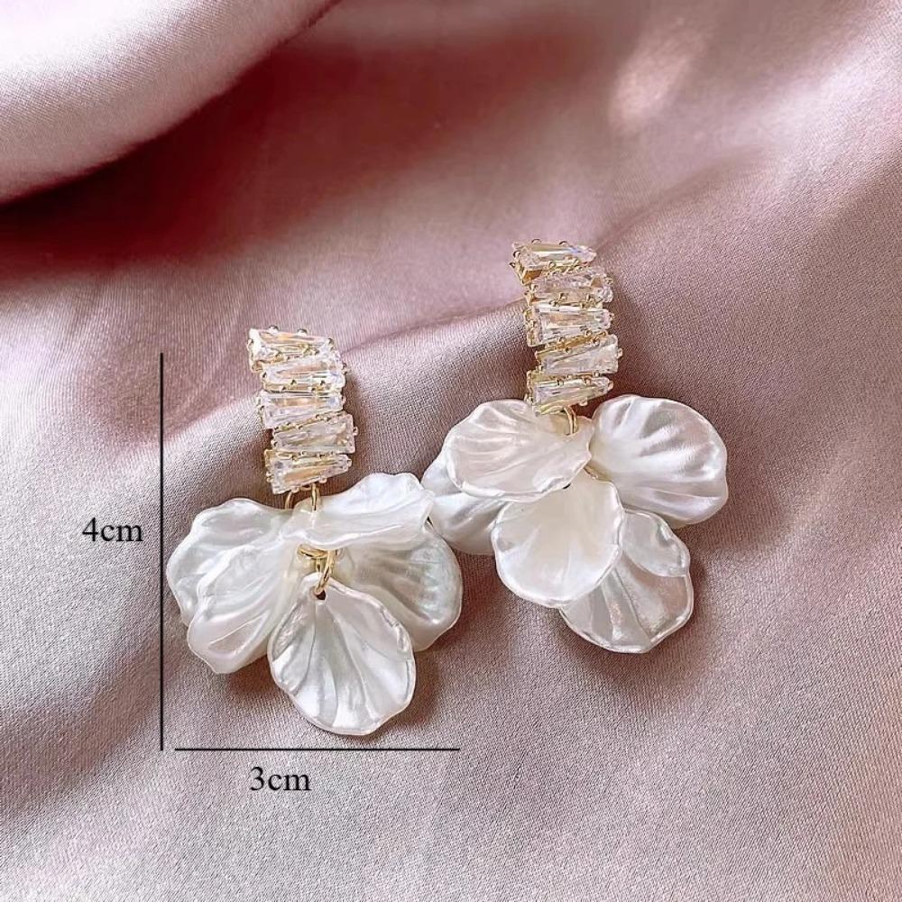 Women’s Irregular Acrylic Flower Drop Earrings, European American Long Dangle Earrings, Fashion Party Jewelry Gift