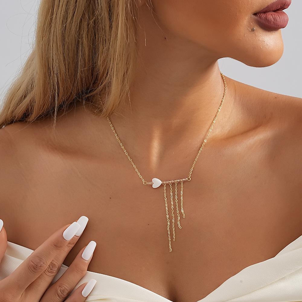 Fashion 2023 Elegant Tassel Shell Pendant Necklace For Women With Stylish Geometric Design