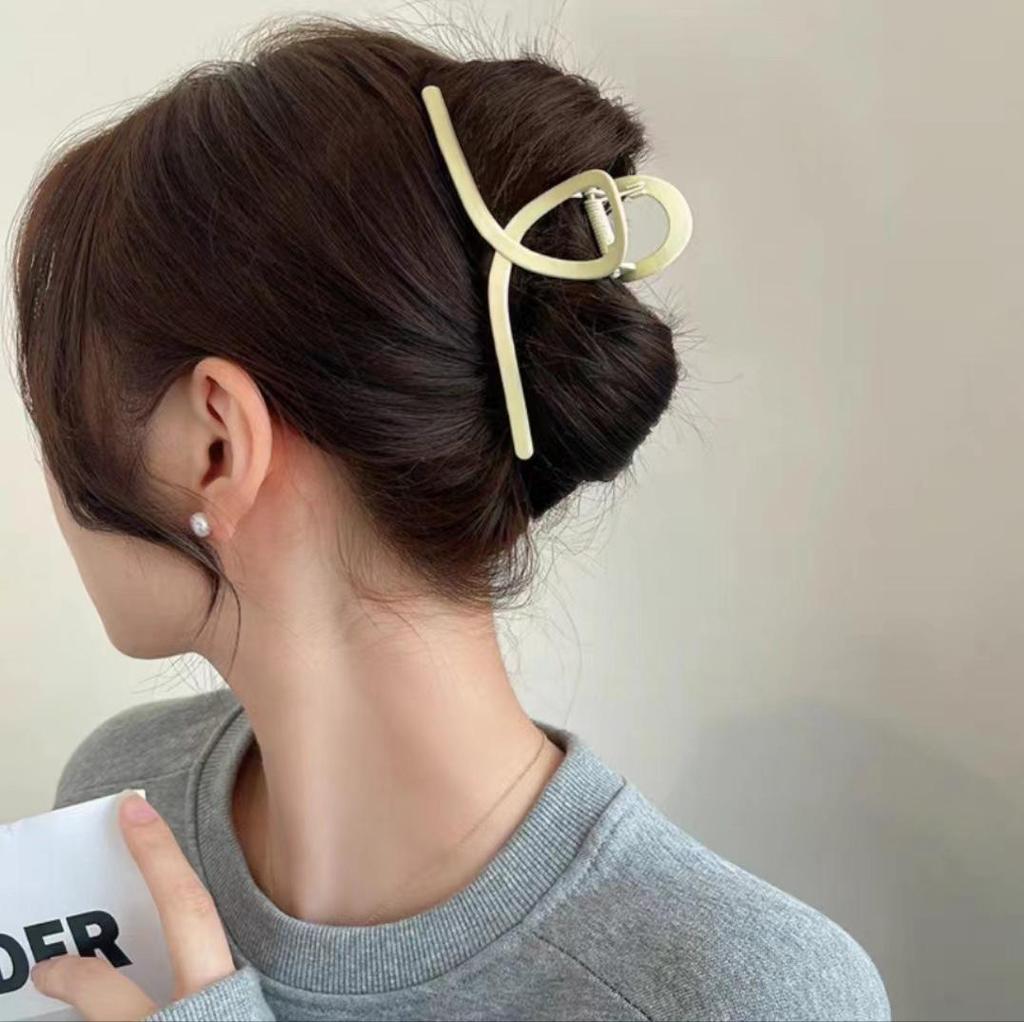 Premium Metal Hair Clip for Women - Large Summer Shark Clip, Unique Design Hairpin