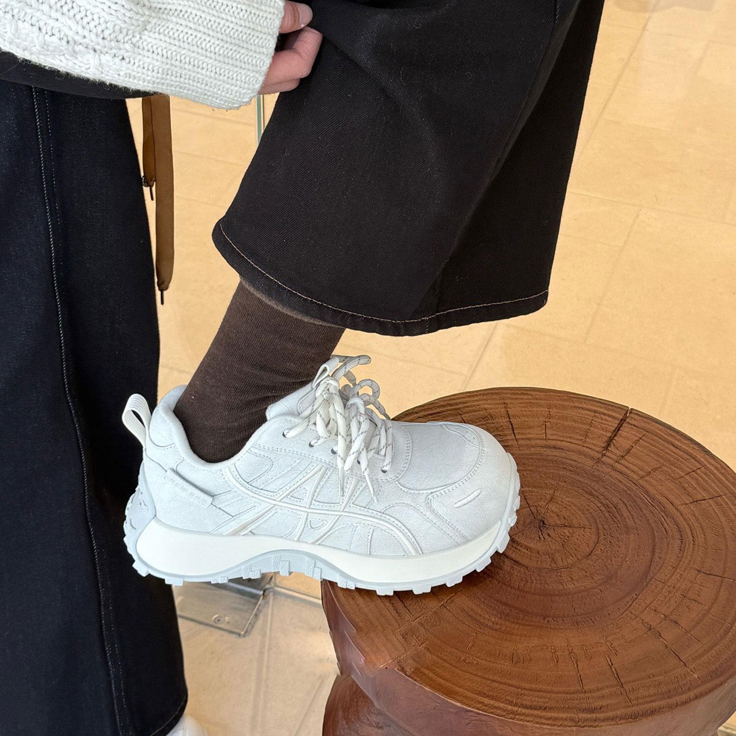 

Fleece women s winter thick-soled non-slip and warm new versatile sports and leisure shoes 40