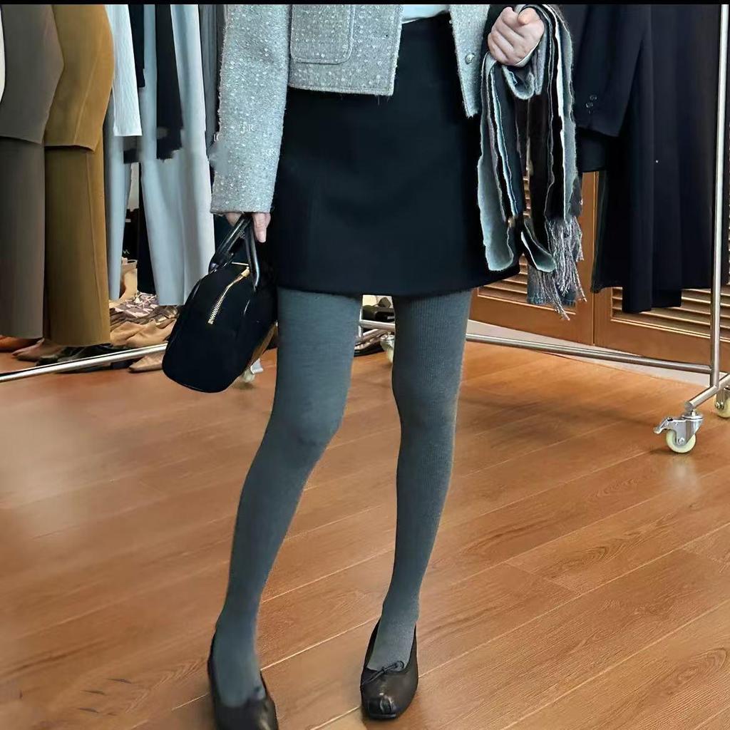 Korean Gray Wool A-line High-Waisted Skirt for Women: Slimming, Elegant, Versatile, Anti-Exposure, Short Skirt for Autumn/Winter
