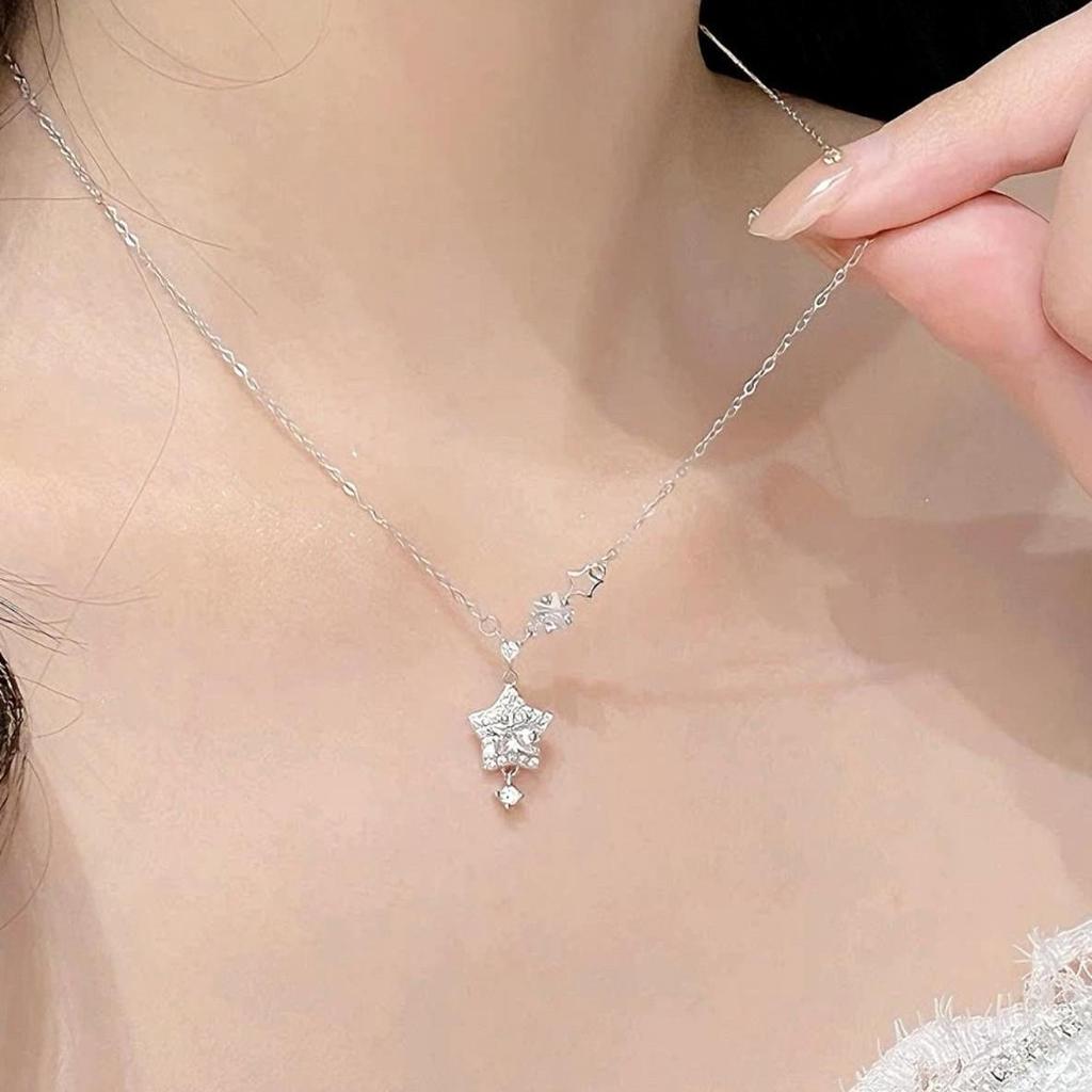 S925 Sterling Silver High-End Star Necklace: Five-Pointed, Super Flash Design, Light Luxury Clavicle Chain, Cold Style Trend.