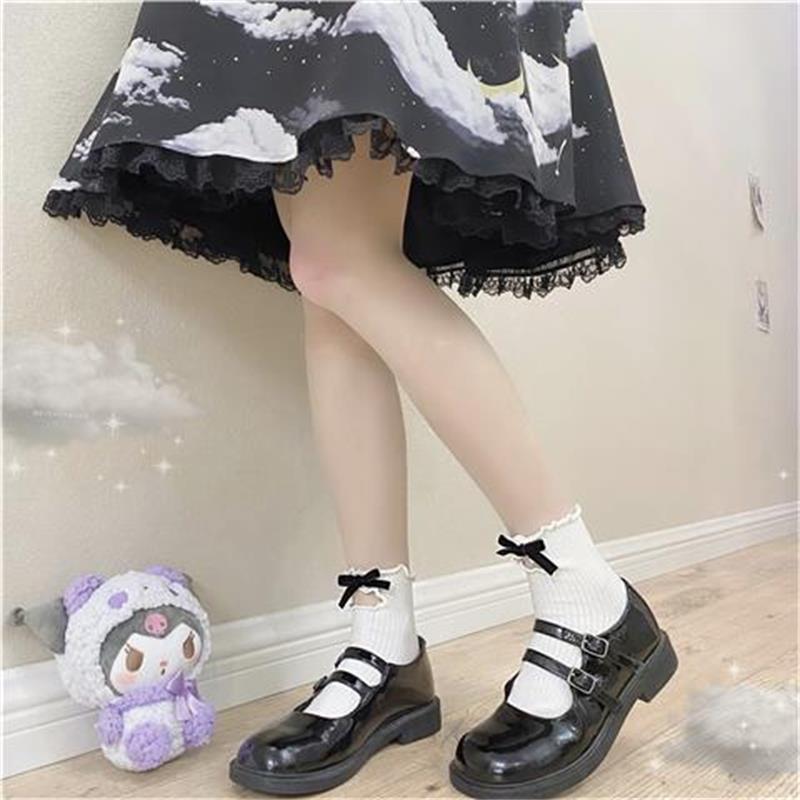 Knöchelsocken im japanischen Stil mit Rüschen und Schleife in mittlerer Wadenlänge